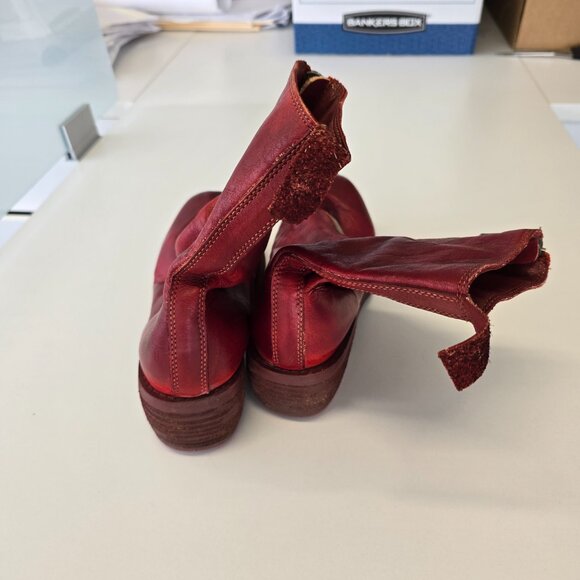 Guidi Distressed Front Zipped Ankle Boots - Picture 12 of 16